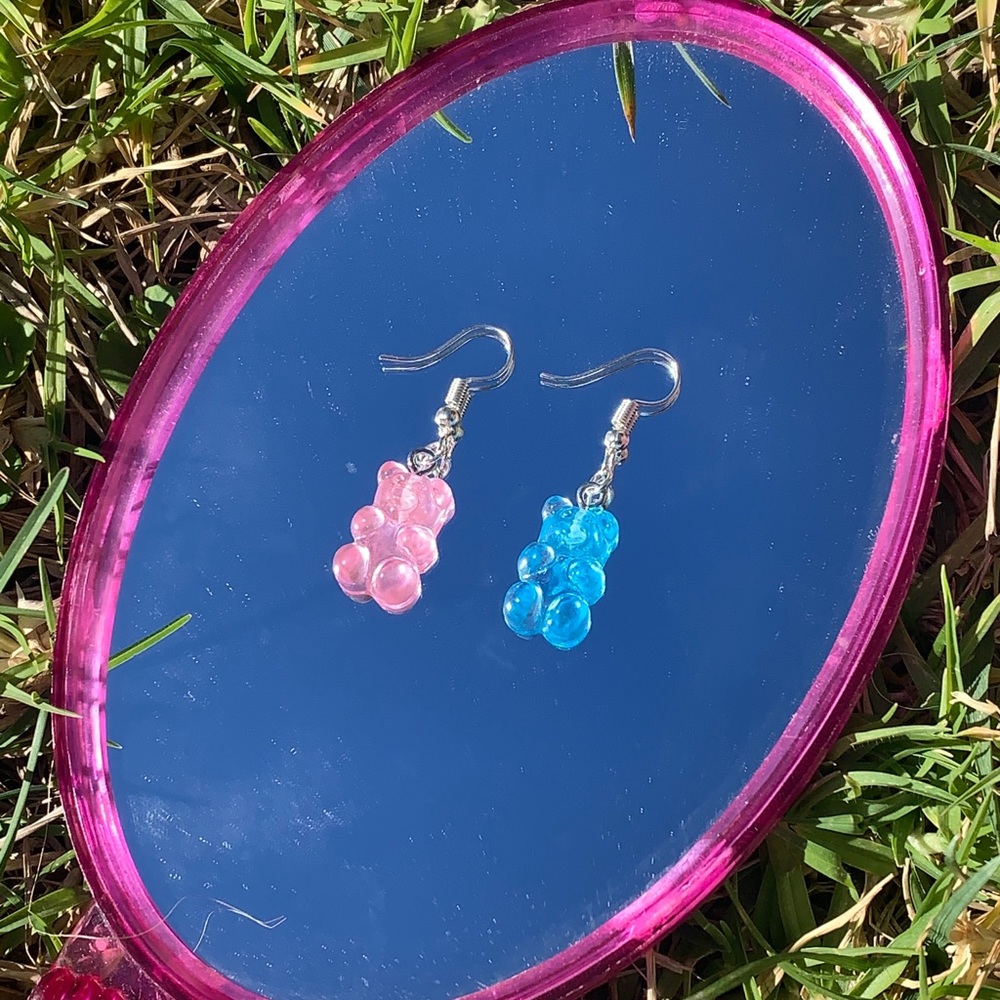 Pink and blue gummy bear earrings!!💗💙
